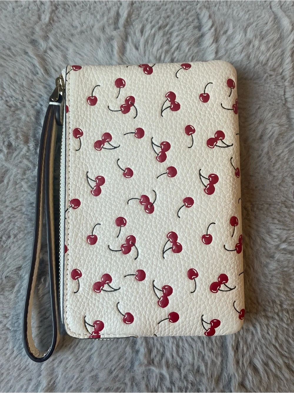 Coach wristlet white